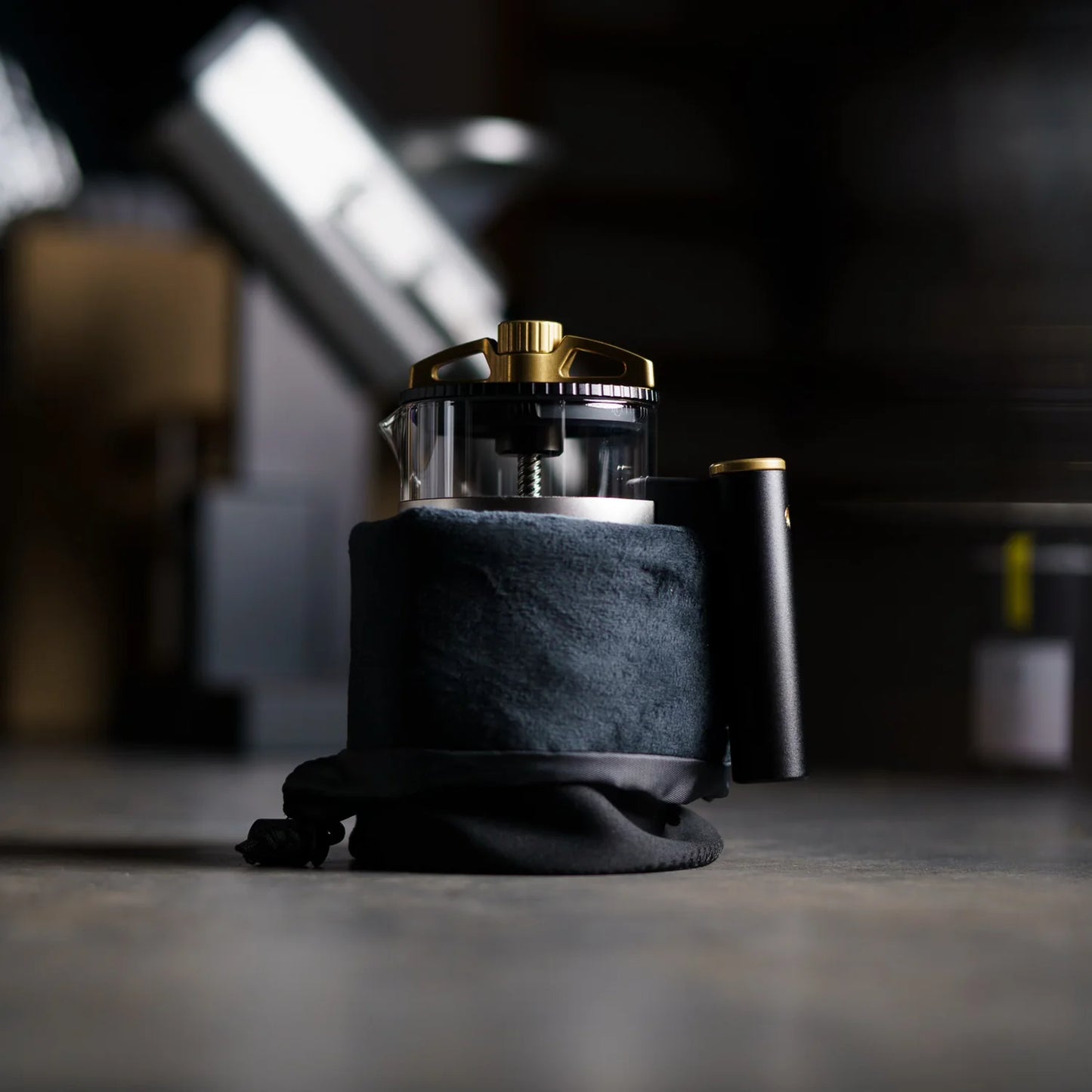 Weber Workshops | Bird Travel Sleeve - Espresso Retro Hong Kong