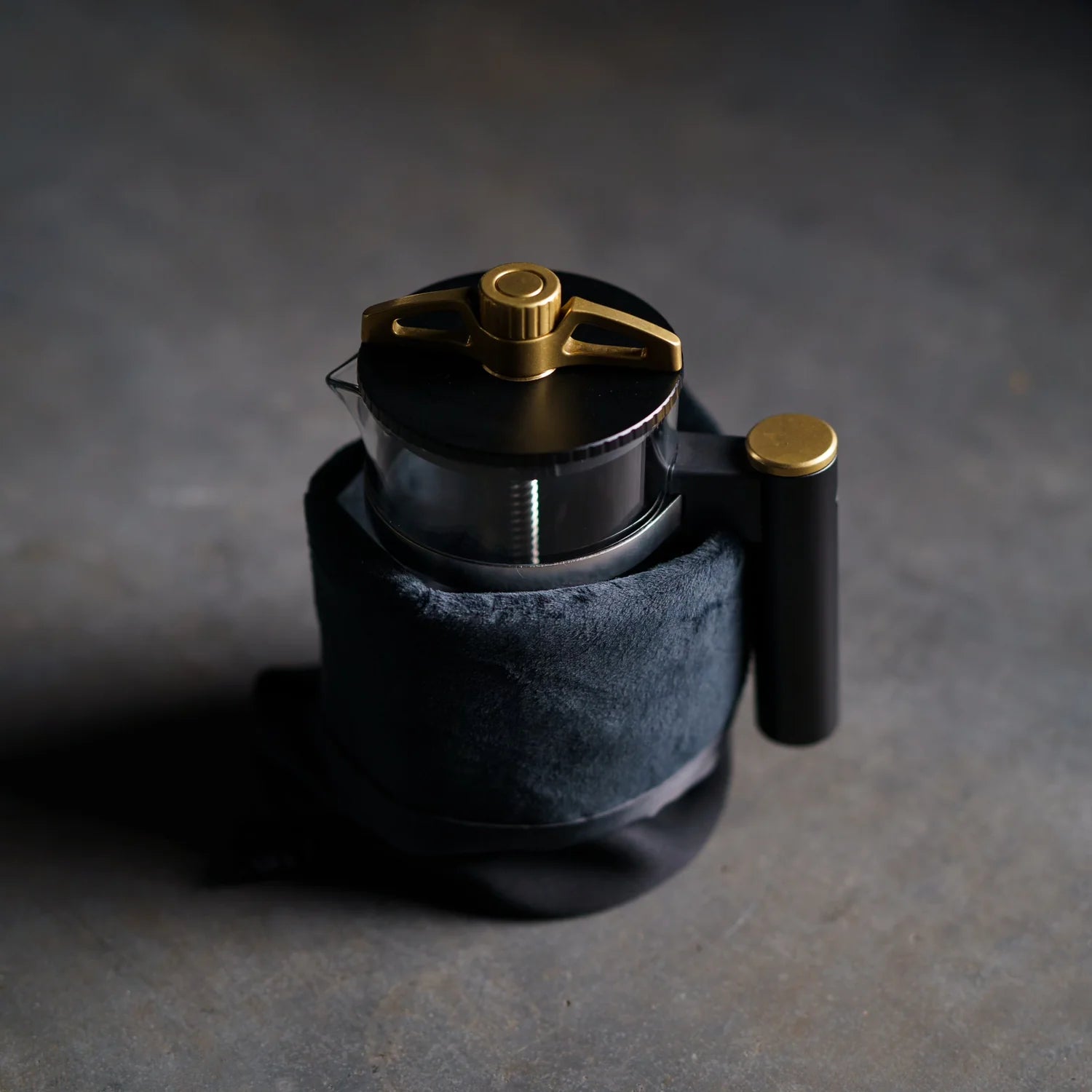 Weber Workshops | Bird Travel Sleeve - Espresso Retro Hong Kong